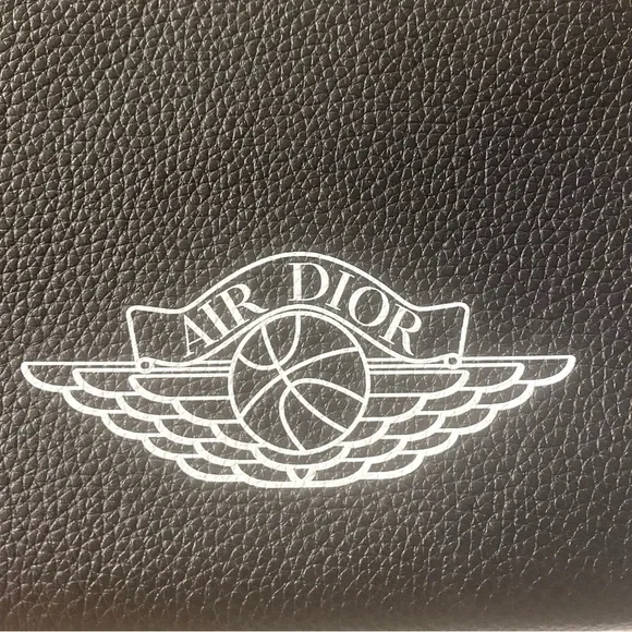 DIOR X AIR JORDAN 2020 Air Dior Wing Logo Zip-Around Crossbody Bag Navy - Picture 13 of 16